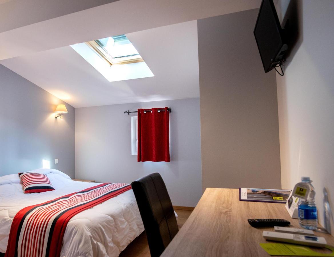 Logis Hotel De La Tour Libourne Luaran gambar
