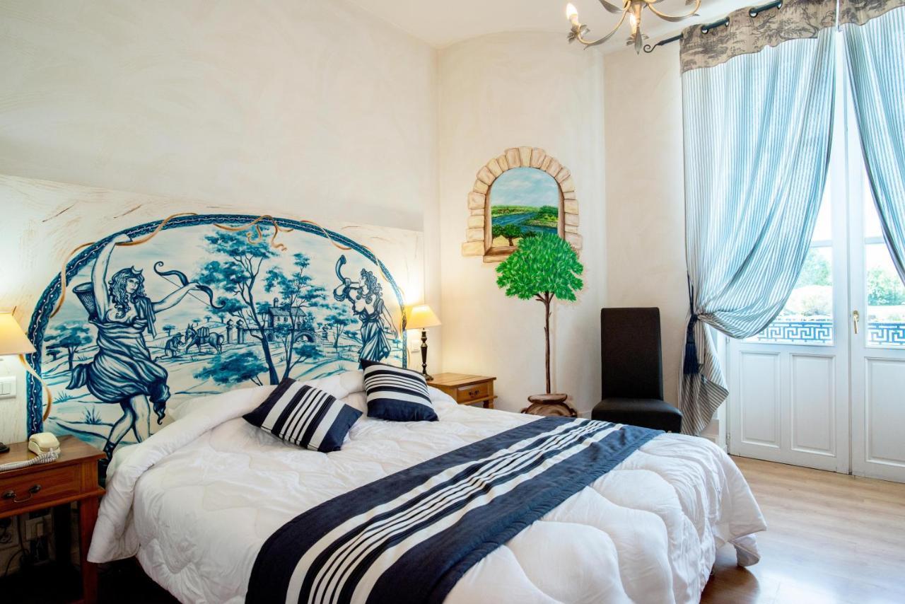 Logis Hotel De La Tour Libourne Luaran gambar