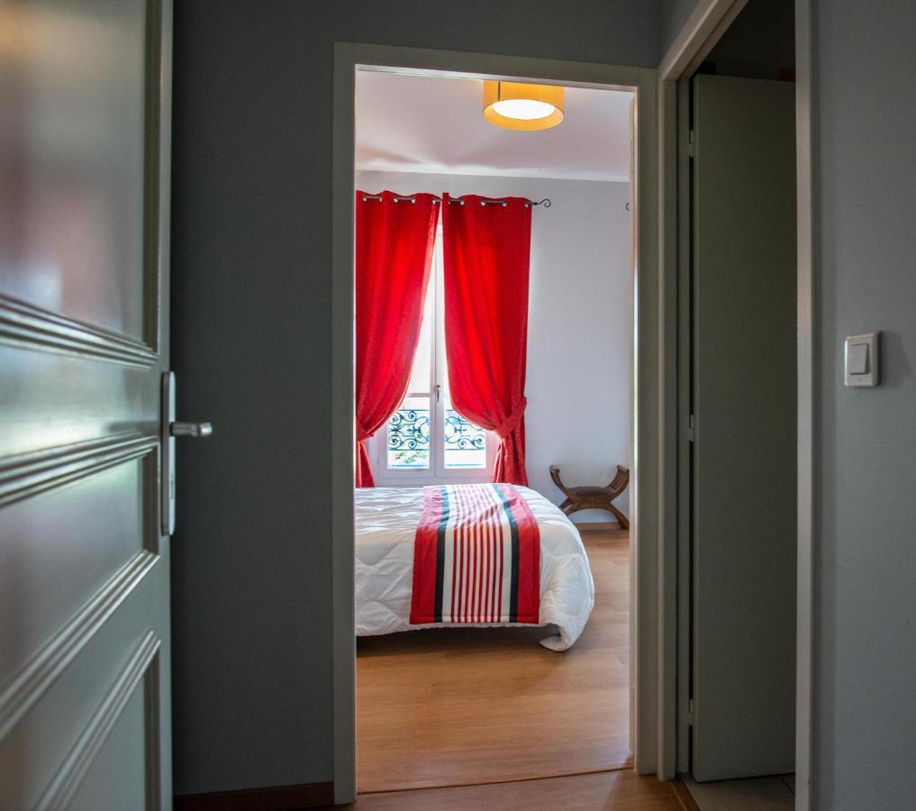 Logis Hotel De La Tour Libourne Luaran gambar