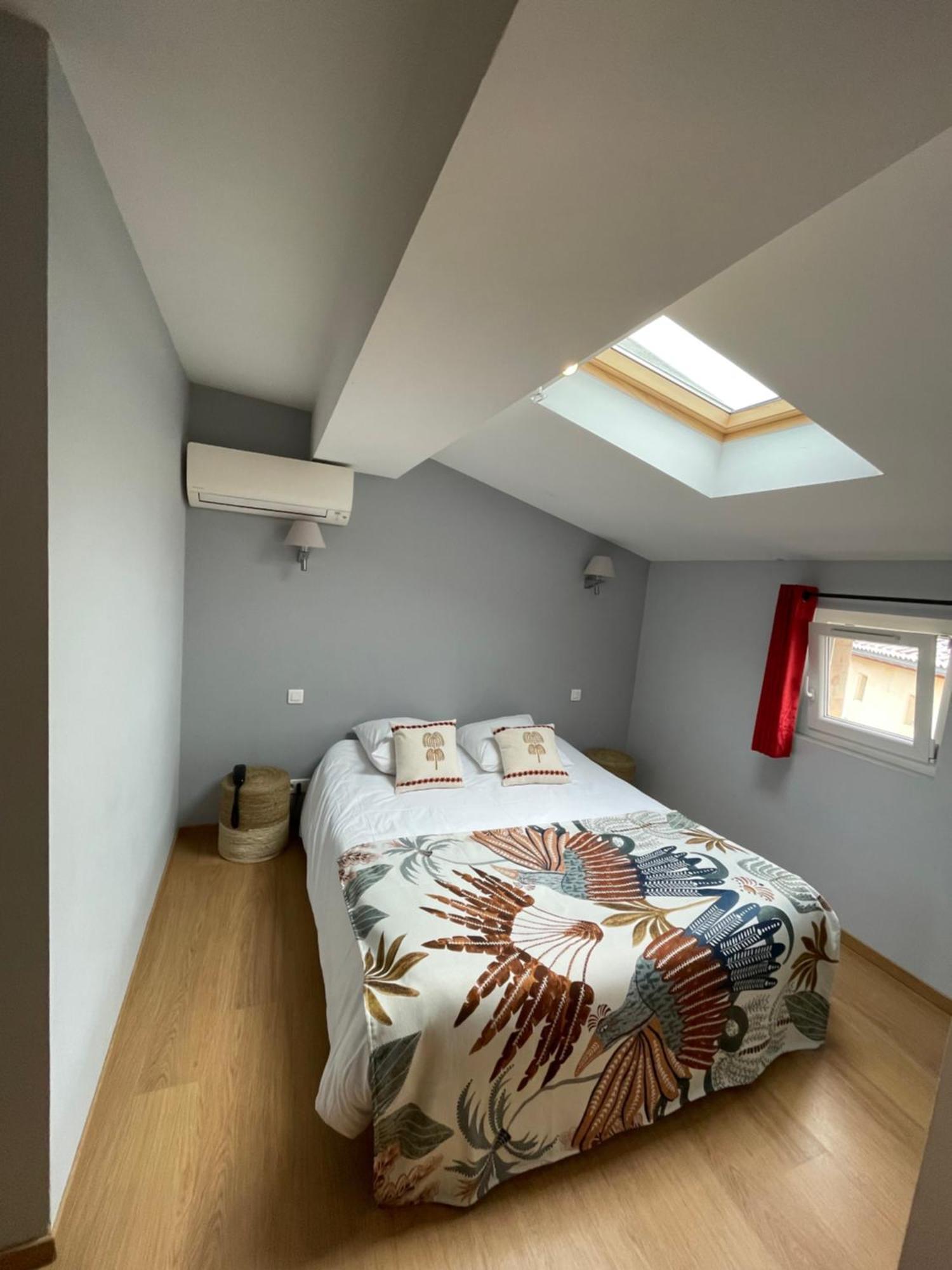 Logis Hotel De La Tour Libourne Luaran gambar