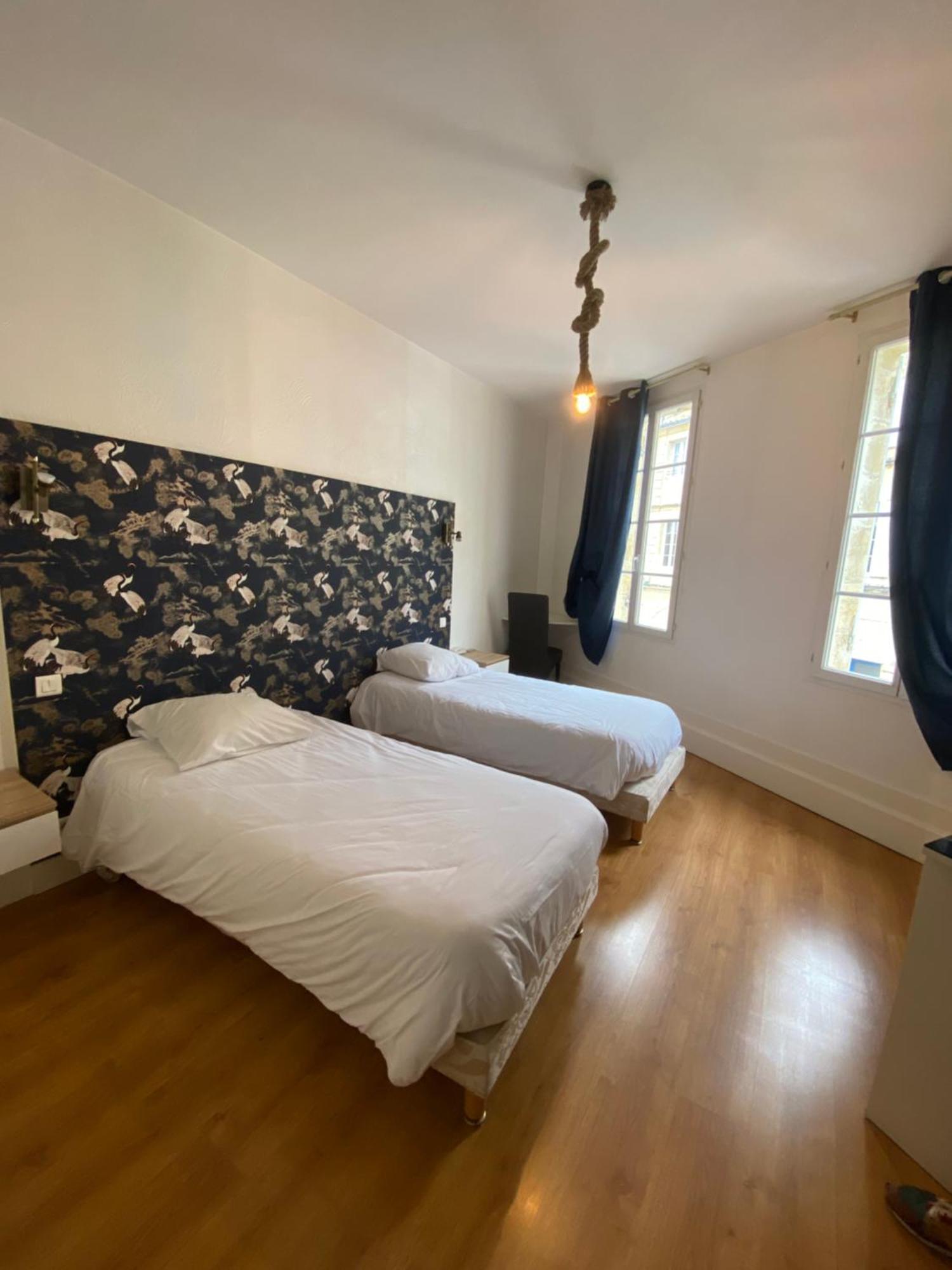 Logis Hotel De La Tour Libourne Luaran gambar