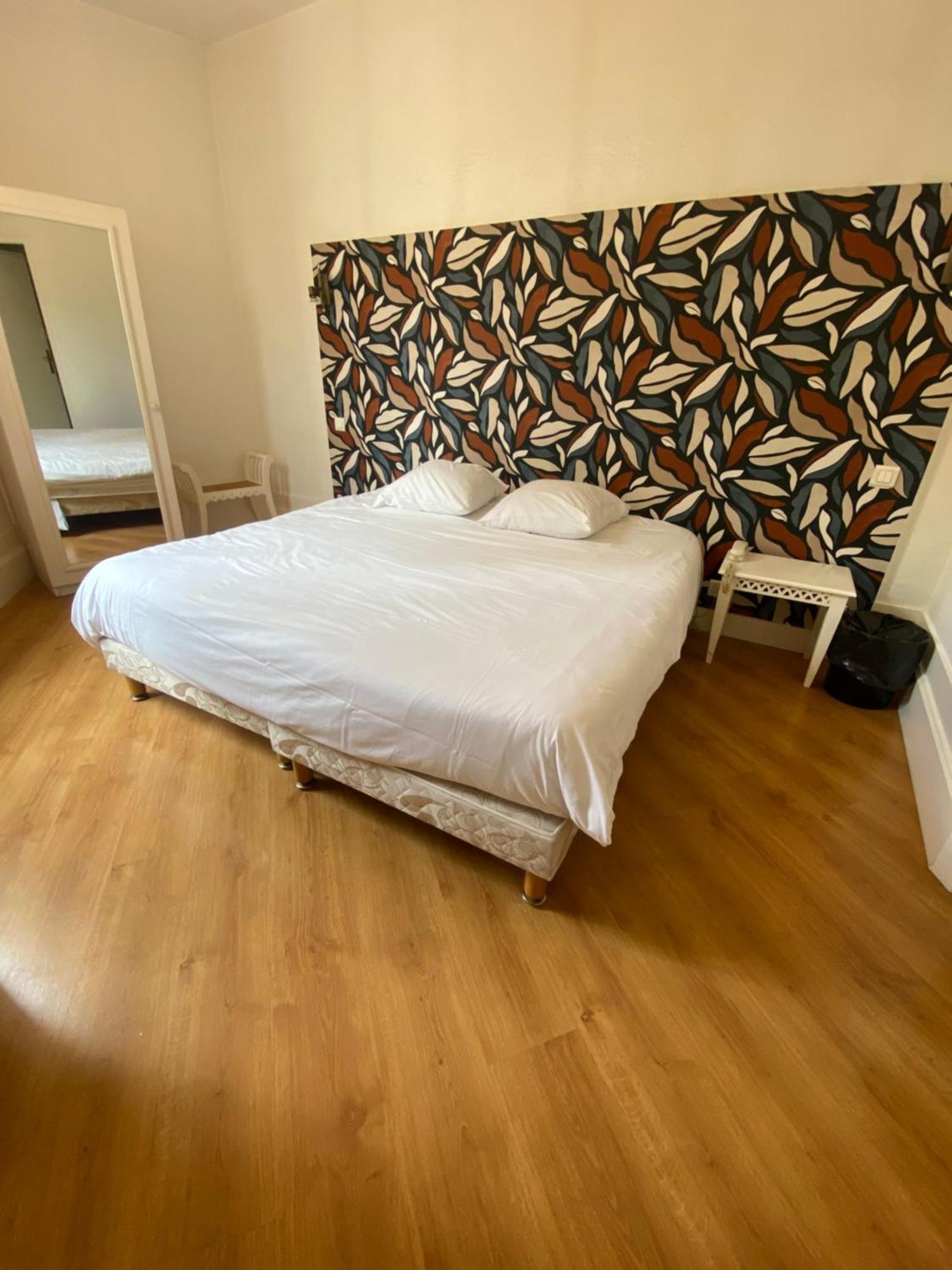 Logis Hotel De La Tour Libourne Luaran gambar