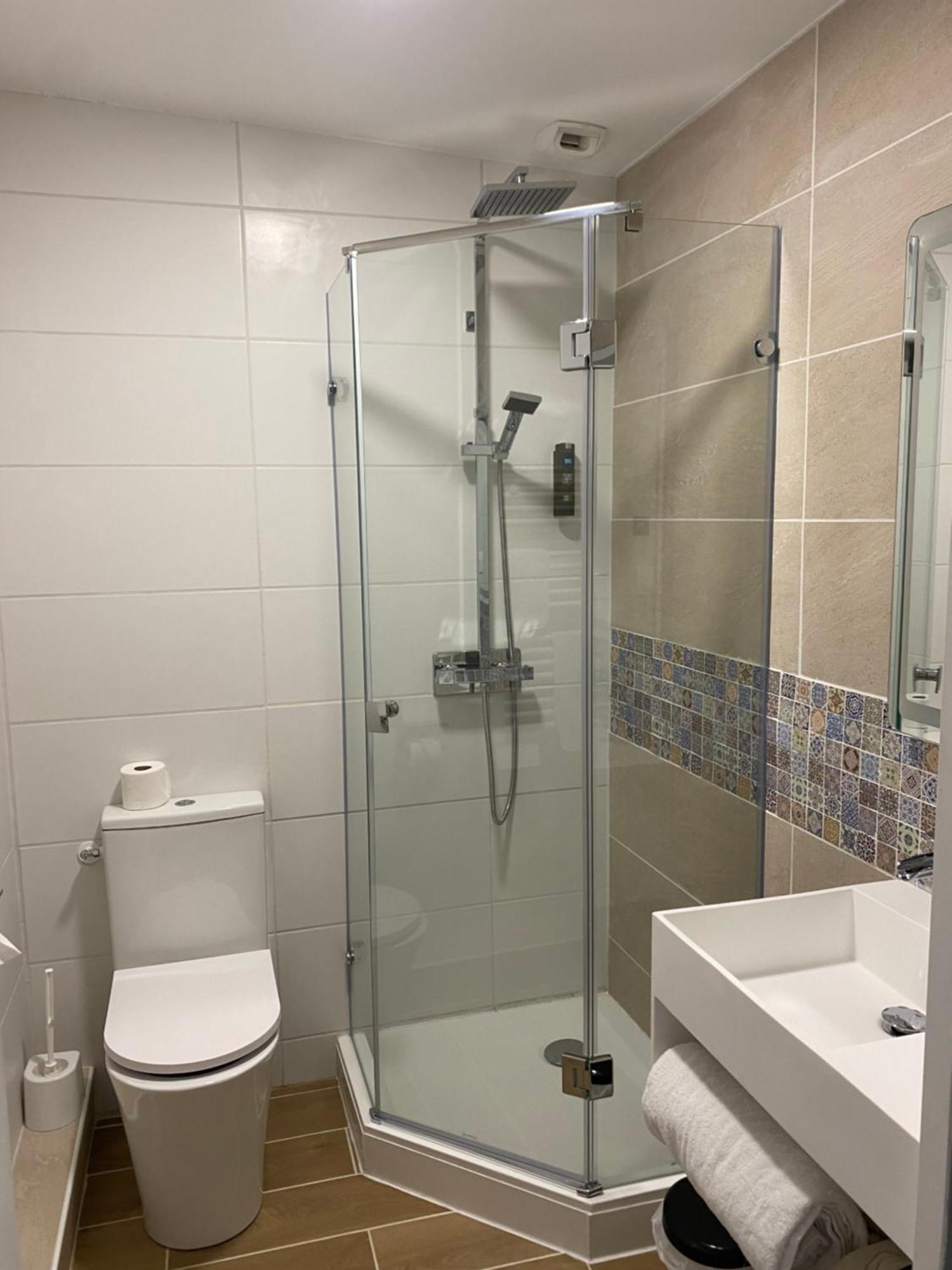 Logis Hotel De La Tour Libourne Luaran gambar